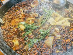 老铁锅秘制美蛙-鸿顺老铁锅美蛙鱼府(解放碑店)