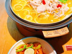 -山城外·非遗酸菜鱼(蜀都万达店)