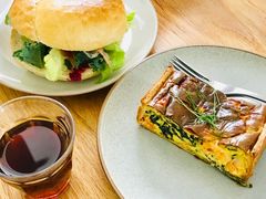 菠菜三文鱼塔-怪 kafe.