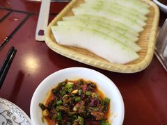 -鲁朗纳麦石锅鸡庄园