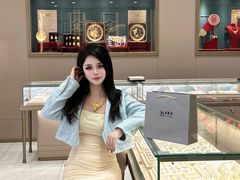 -王府井百货熙地港店