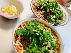 -珀玉莲花白米线店