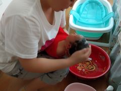 -爱月宝月嫂·育儿嫂(哈尔滨总店)