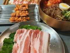-围炉肉舍丹东海鲜烤肉·烤活鳗(步行街店)