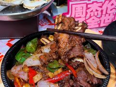 -威记烧嘢·南宁烧烤·超级生牛(绿地店)