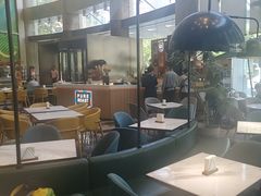 -上海南京路步行街假日酒店