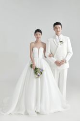 点击看大图 -挪娅婚纱摄影皇家会所