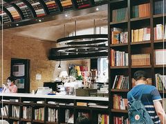 -钟书阁(松江泰晤士小镇店)