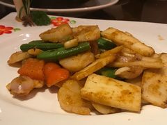 -广州中心皇冠假日酒店·百粤楼