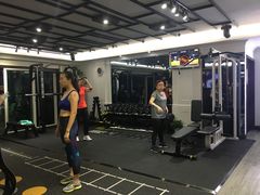器械区-简·无界健身工作室·运动康复·体态(石厦店)