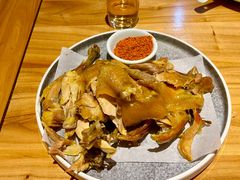-头上红煨盐鸡·非遗院子餐厅