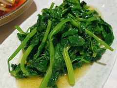 清炒豌豆尖-渝信川菜(工体店)