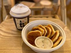 -天井·丑面包搭咖啡