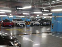 -白玉兰广场停车场