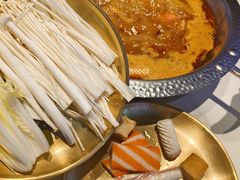 -鸡遇虾煲干锅火锅(小寨金莎店)