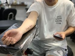 -龙之吻专业刺青·手工耳洞·纹身去色