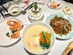 -醉辉皇上海之巅(上海中心大厦店)
