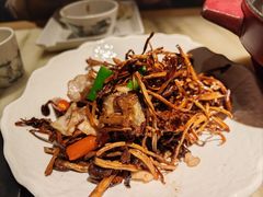 茶树菇小炒肉-吴越荣记苏州菜·松鼠桂鱼 100% 活鱼现做(月光码头店)