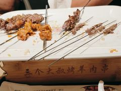 -三个大叔烤羊肉串·歌手驻唱·碳烤鲜肉(西三旗店)