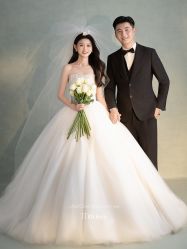 -雪中彩影婚纱摄影·微光艺术中心