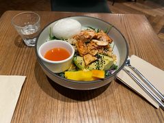 布拉塔芝士鸡肉牛油果芒果沙拉-Wagas沃歌斯(合生汇店)