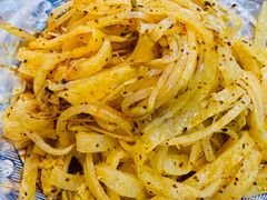 手工特制擀面皮-牡丹广场薛栓子擀面皮大王