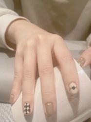 -丽心自助美甲美睫