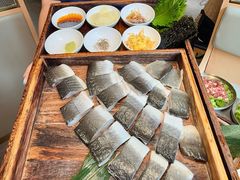 -围炉肉舍•炭烤活鳗•丹东海鲜烤肉(步行街店)