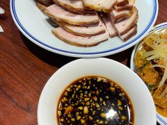 酱肘子-聚合鑫东北熏酱熟食麻辣面(长阳店)