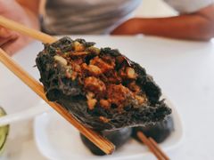 黑猪肉黑金包-李与白包子铺(桐梓林店)
