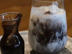 -Chom Cafe and Restaurant