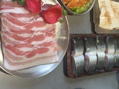 -围炉肉舍•炭烤活鳗•丹东海鲜烤肉(步行街店)