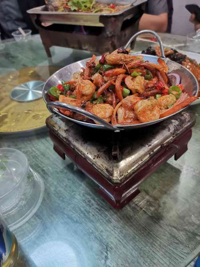 重庆人家私房菜(湖口一路店"学校门口的一家餐馆 因为学校附近也没