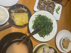 -莲餐厅·湖北菜·潜江小龙虾店(愚园路店)