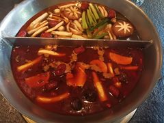 -湊湊火锅·茶憩(新中关购物中心店)