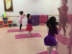 -艺彩童馨舞蹈培训学校(西湖道校区)