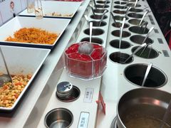 自助调料区-海底捞火锅(长宁路龙之梦店)