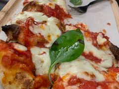 新鲜水牛芝士披萨-卡佩罗意大利餐厅及酒吧Al Cappello Trattoria