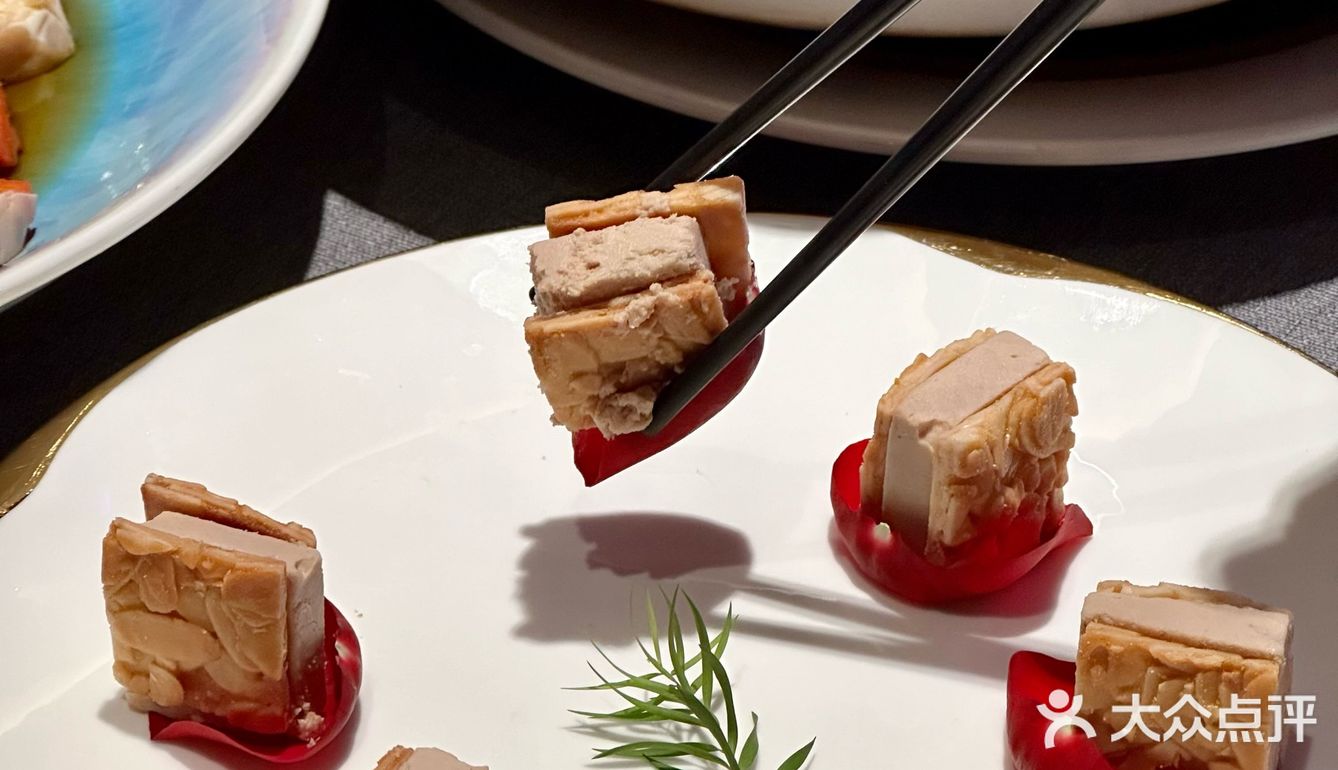 笑死，公司尾牙竟然选了我家的年夜饭餐厅