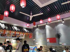 大堂-爆炸头阿姨小四川正宗川味小吃(无任何分店)