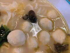 -灵芝妹子海鲜米线(香炉礁山姆店)
