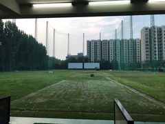 -仙霞高尔夫练习场-停车场