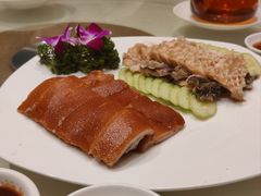 金牌化皮乳猪-广东胜利宾馆西关粤中餐厅