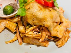 -大头虾越式风味餐厅(光明广场店)