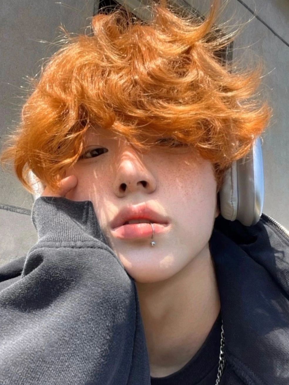 男生超帅发色 脏橘色