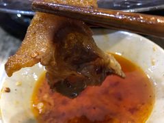 -渝嘴小老弟老火锅(华新村店)