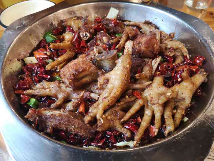 金爪爪干锅(白马凼店)-"第一次吃是4年前,虽然环境不是很好,简单.