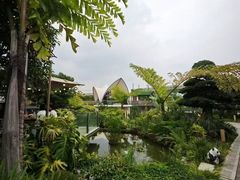 -茅草房·河畔园林火锅