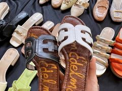 -广州周大福金融中心