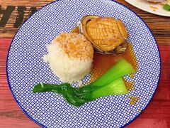 鲍鱼捞饭-1910老鲁味海鲜·戳子肉·青岛菜(金沙滩店)